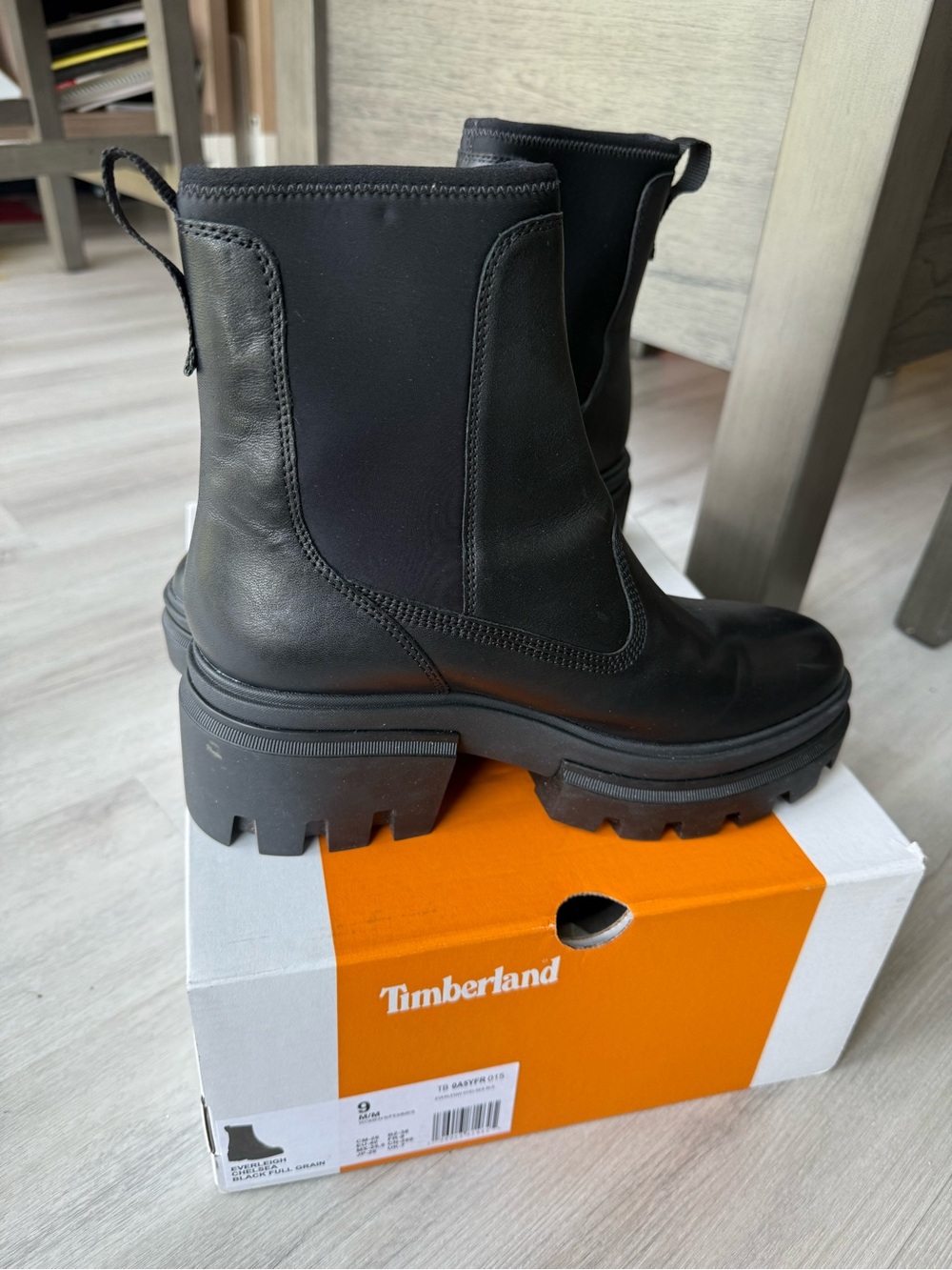 Timberland Black Everleigh Chelsea Ankle Boots - Picture 3 of 7